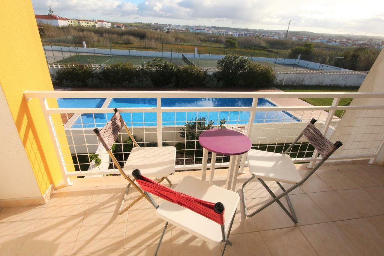 Surf House Baleal Bed and Breakfast Exteriör bild